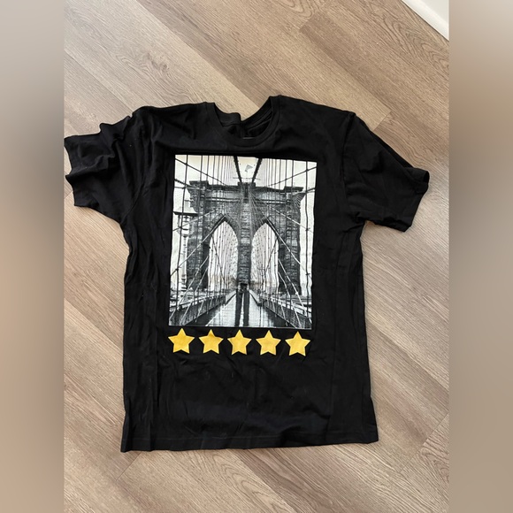 Graphic Tee of Brooklyn Bridge Size: M - Picture 3 of 5